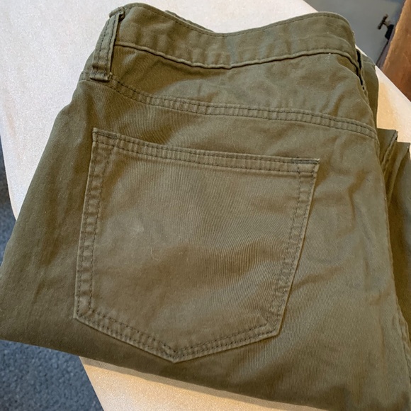 Banana Republic green chinos 34 x 32 - Picture 2 of 6
